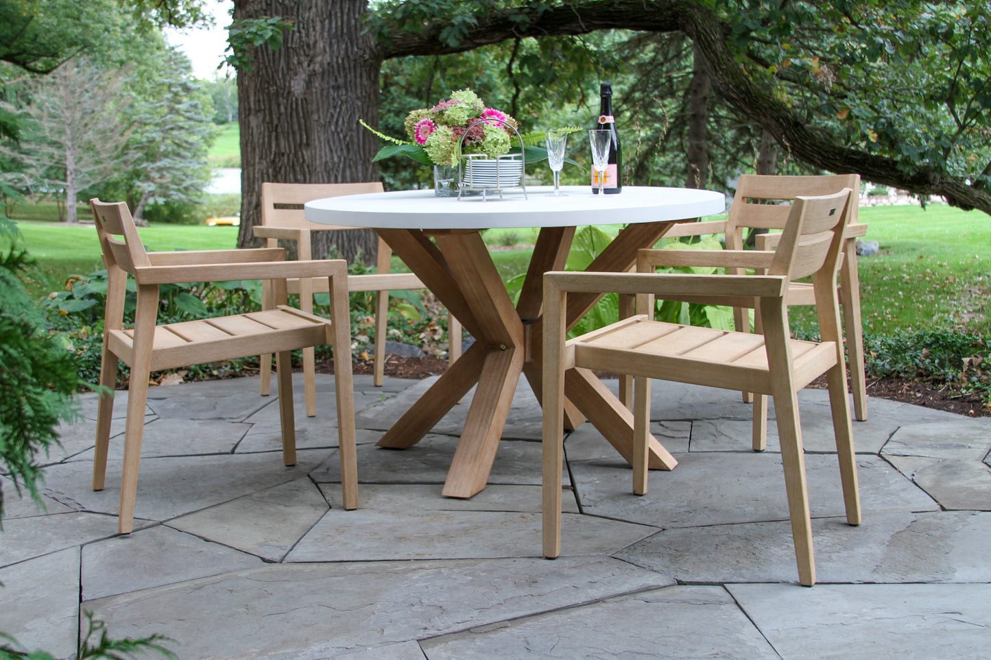Antique Wash Outdoor Eucalyptus Stacking Dining Chair