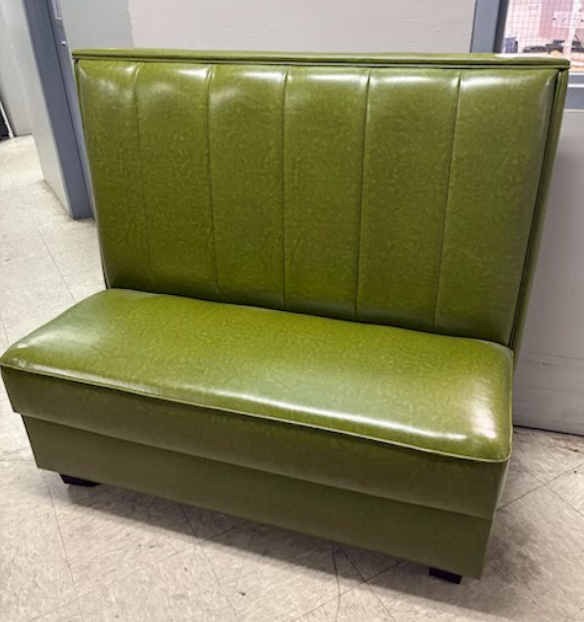 6 Channels Back Booth with Legs in Green Vinyl - Set of 5